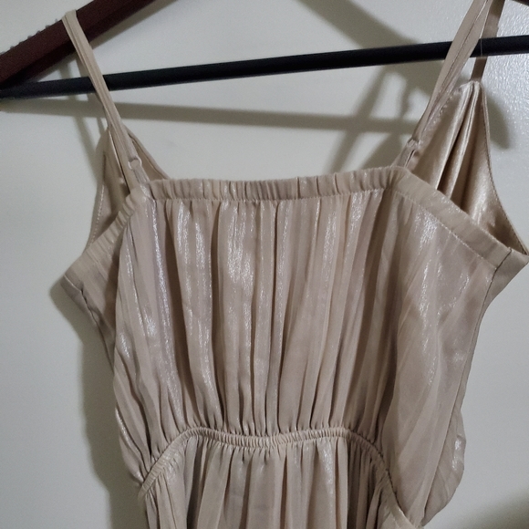 ❤🦋 Hi-Lo Flutter Hem Dress 🦋❤ - Picture 7 of 8